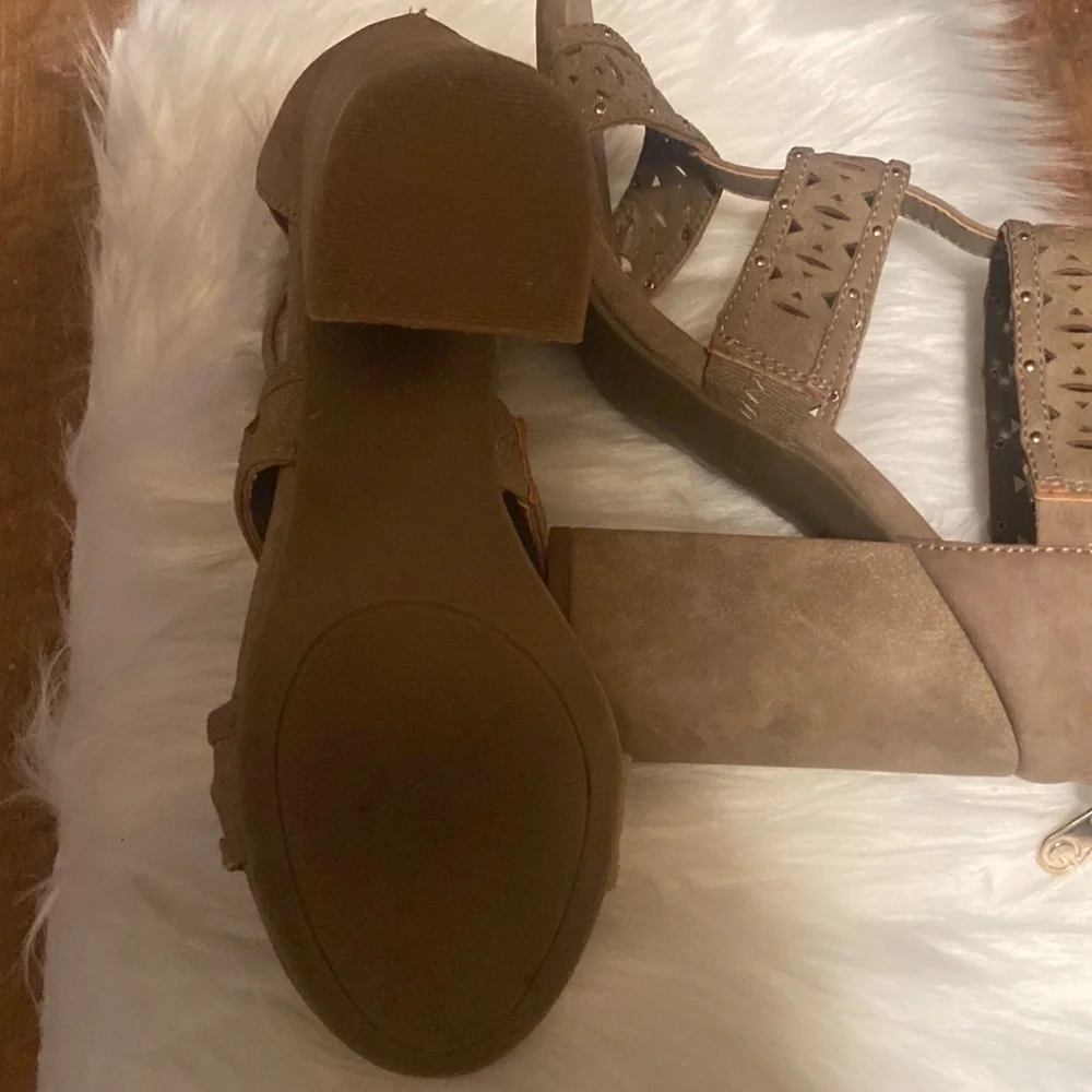 G by Guess Tan Heels